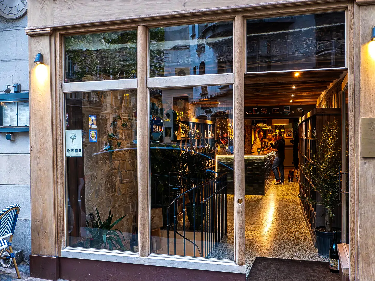 PÉPITES Caviste et Bar à vin