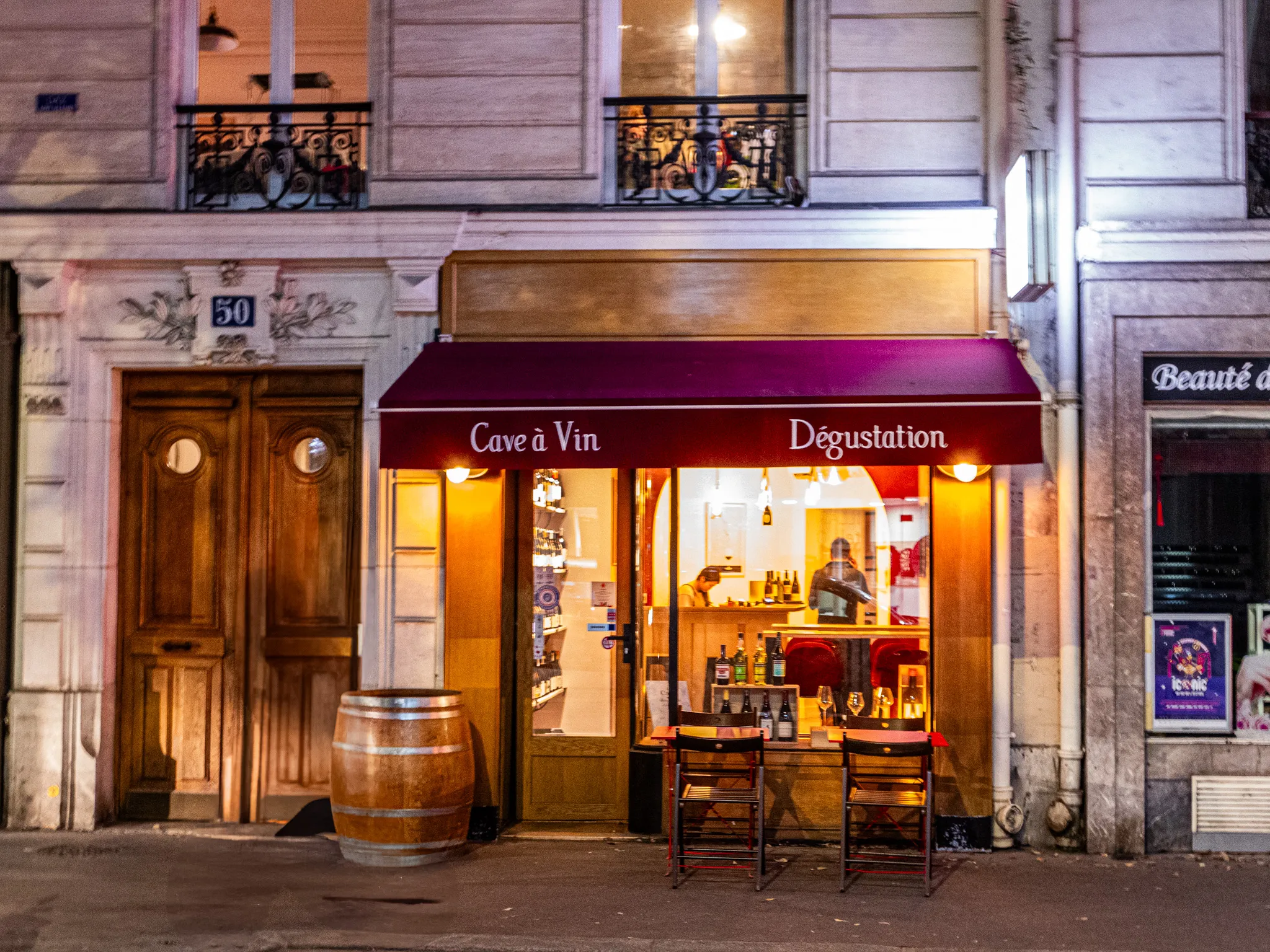 AU TOUR DU VIN